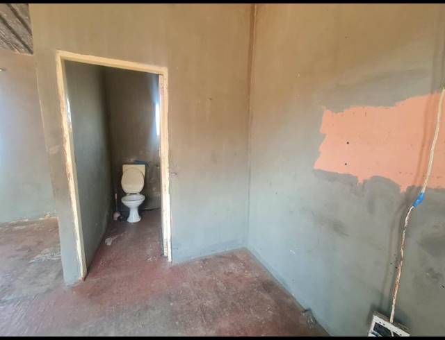 1 BEDROOM HOUSE FOR SALE IN PHUMULA